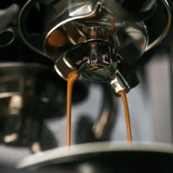 Cafetera automática Barista Touch de Sage