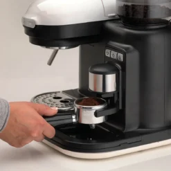 Cafetera Espresso Moderna con molinillo Ariete
