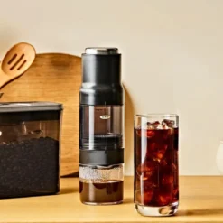 Cafetera portátil manual para café caliente y cold brew Rapid Brewer OXO