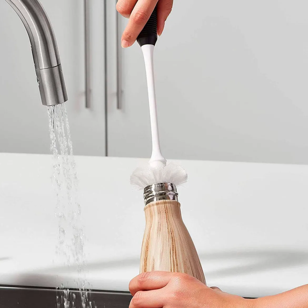 Cepillo de limpieza botellas OXO