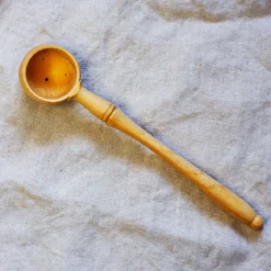 Cuchara de madera para aceitunas de Roger Orfevre