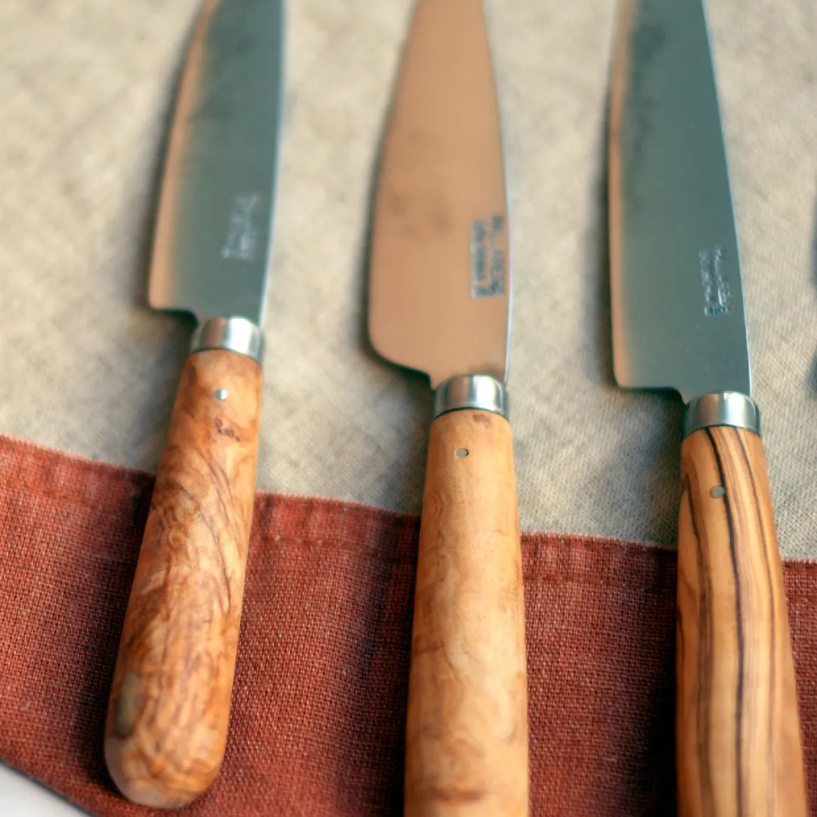 Cuchillos de cocina con mango redondo de olivo Pallarès
