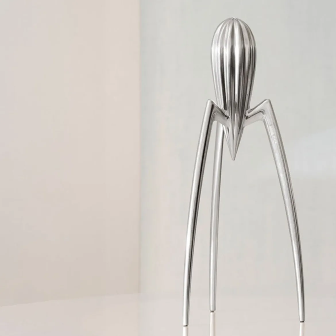 Exprimidor de cítricos Juicy Salif Philippe Starck Alessi