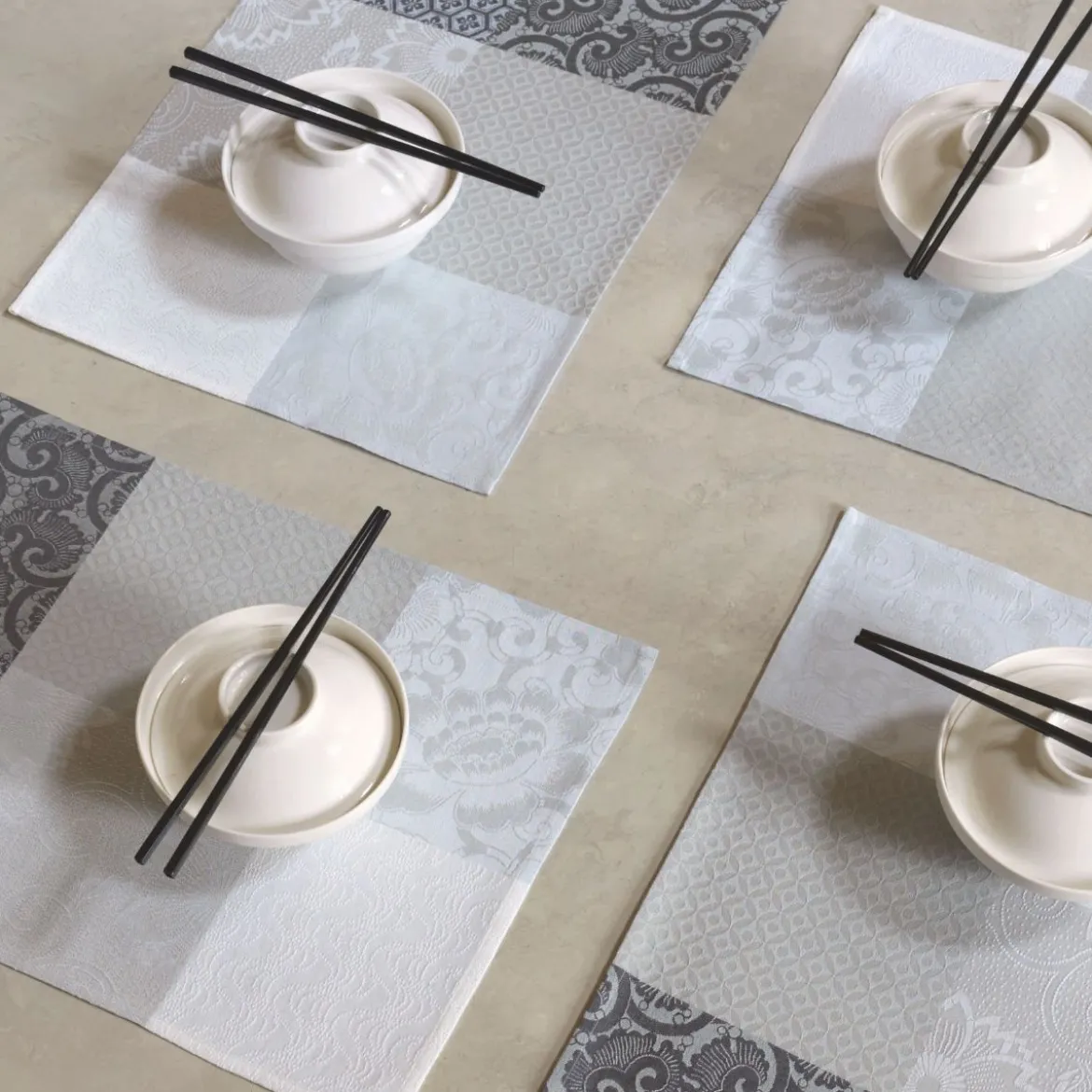 Mantel individual antimanchas de algodón Fleurs de Kyoto Le Jacquard Français