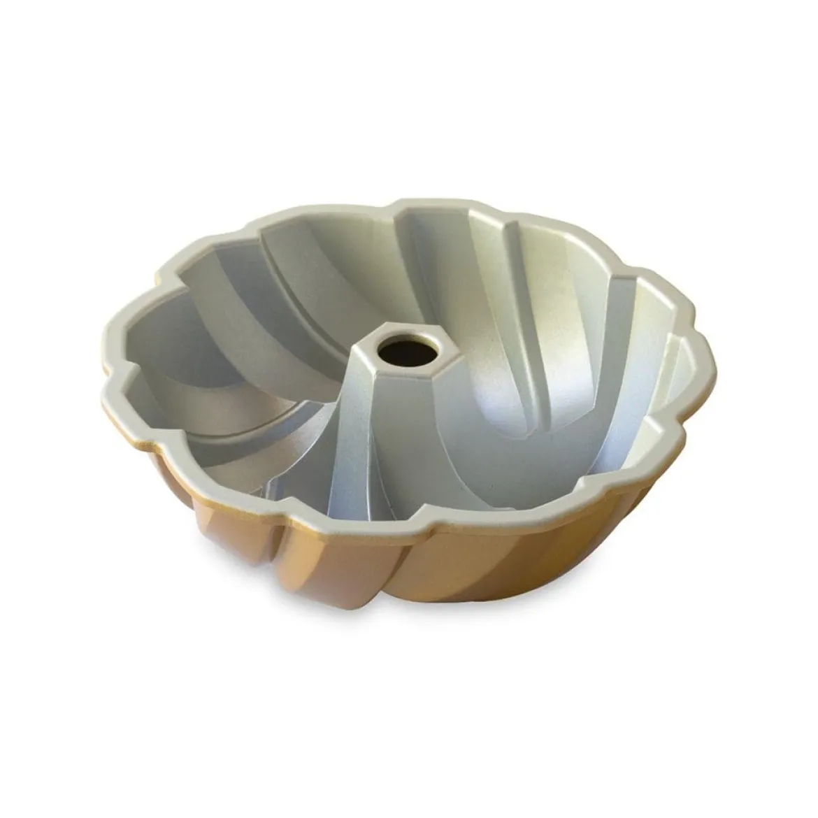 Molde Braided Bundt Pan Nordic Ware 75º Aniversario