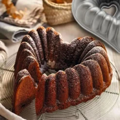 Molde corazón Elegant Heart Bundt Nordic Ware