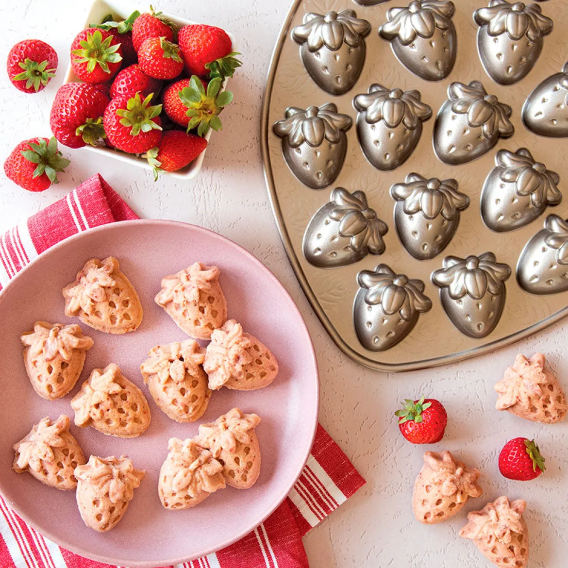 Molde fresas Bitelets Nordic Ware