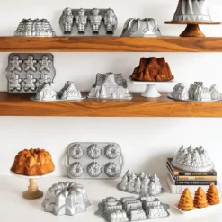 Molde Gingerbread House Duet Nordic Ware