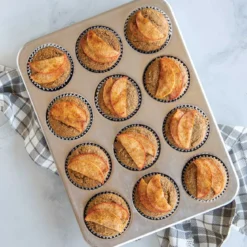 Molde para magdalenas con tapa Naturals® Nordic Ware