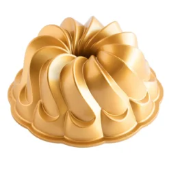 Molde Pirouette dorado Bundt Nordic Ware