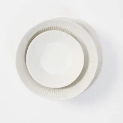 Plato cerámico Yolanda de Olsson & Jensen