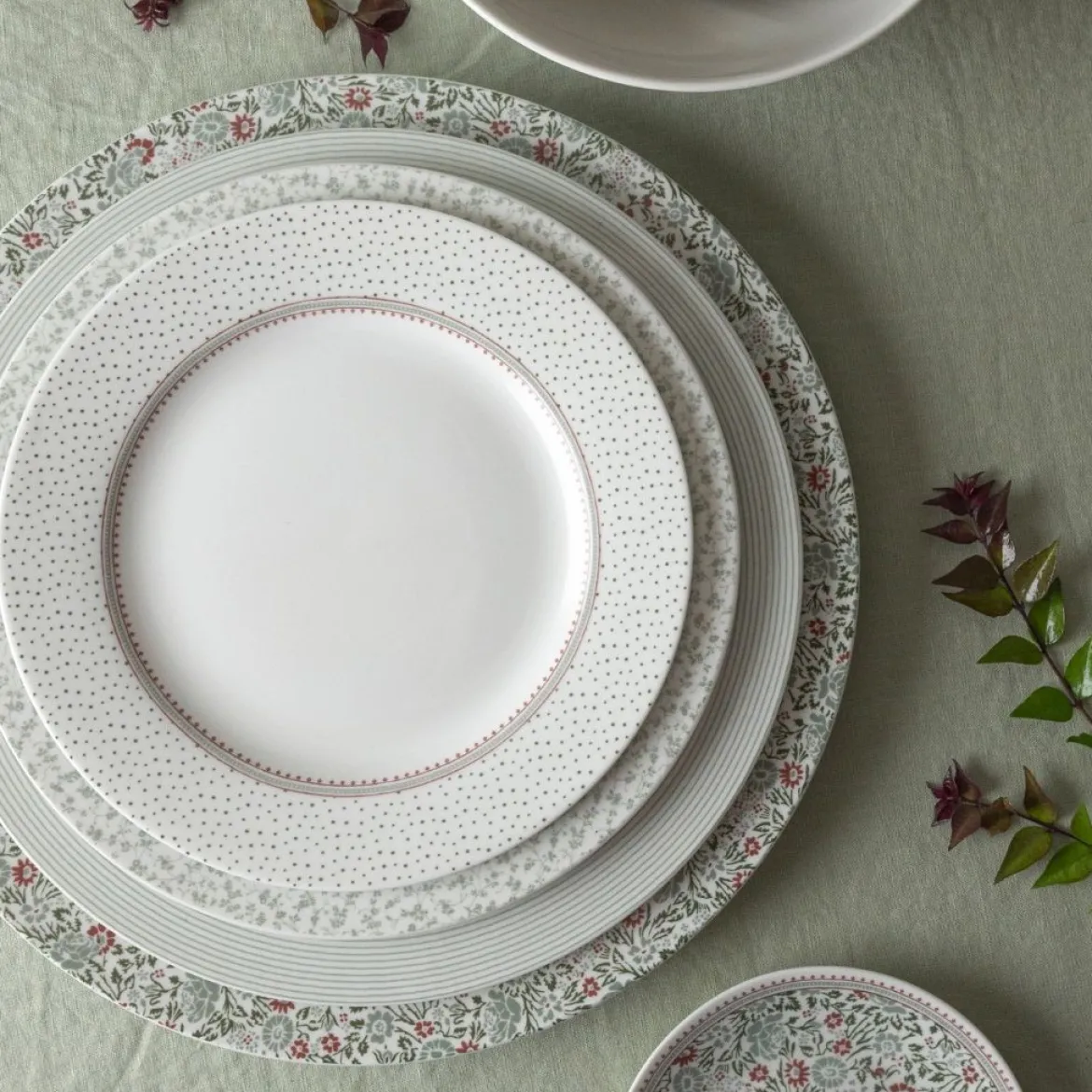 Platos de porcelana Wild Clematis Laura Ashley