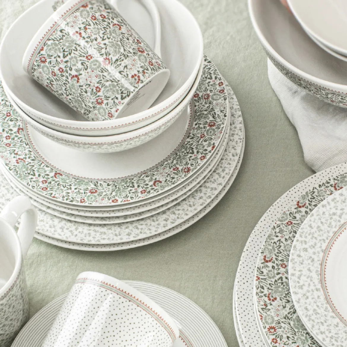Platos de porcelana Wild Clematis Laura Ashley