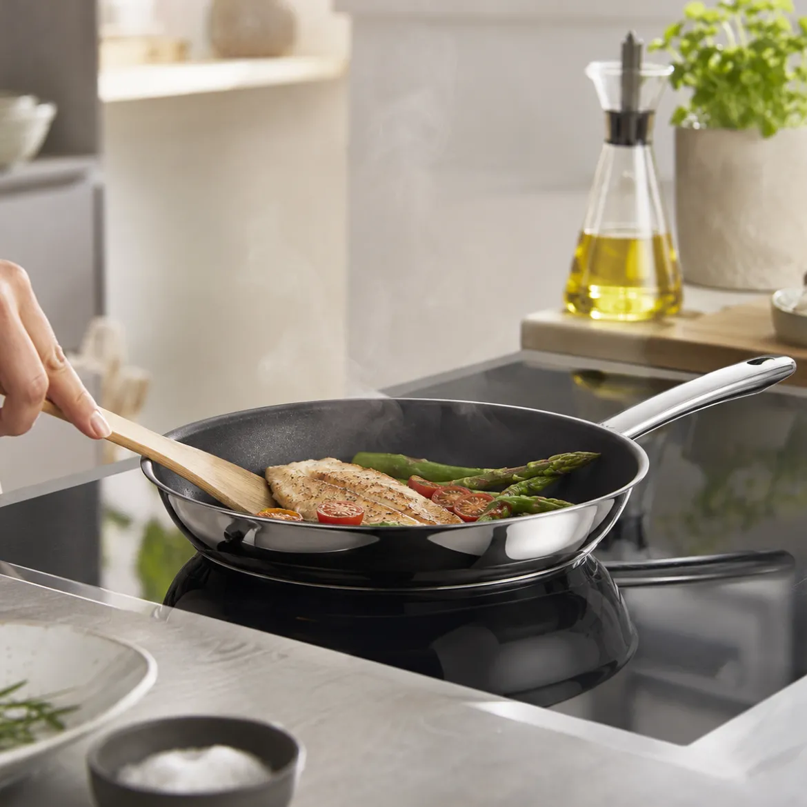 Sartén cerámica con exterior de acero inox Profi Select WMF
