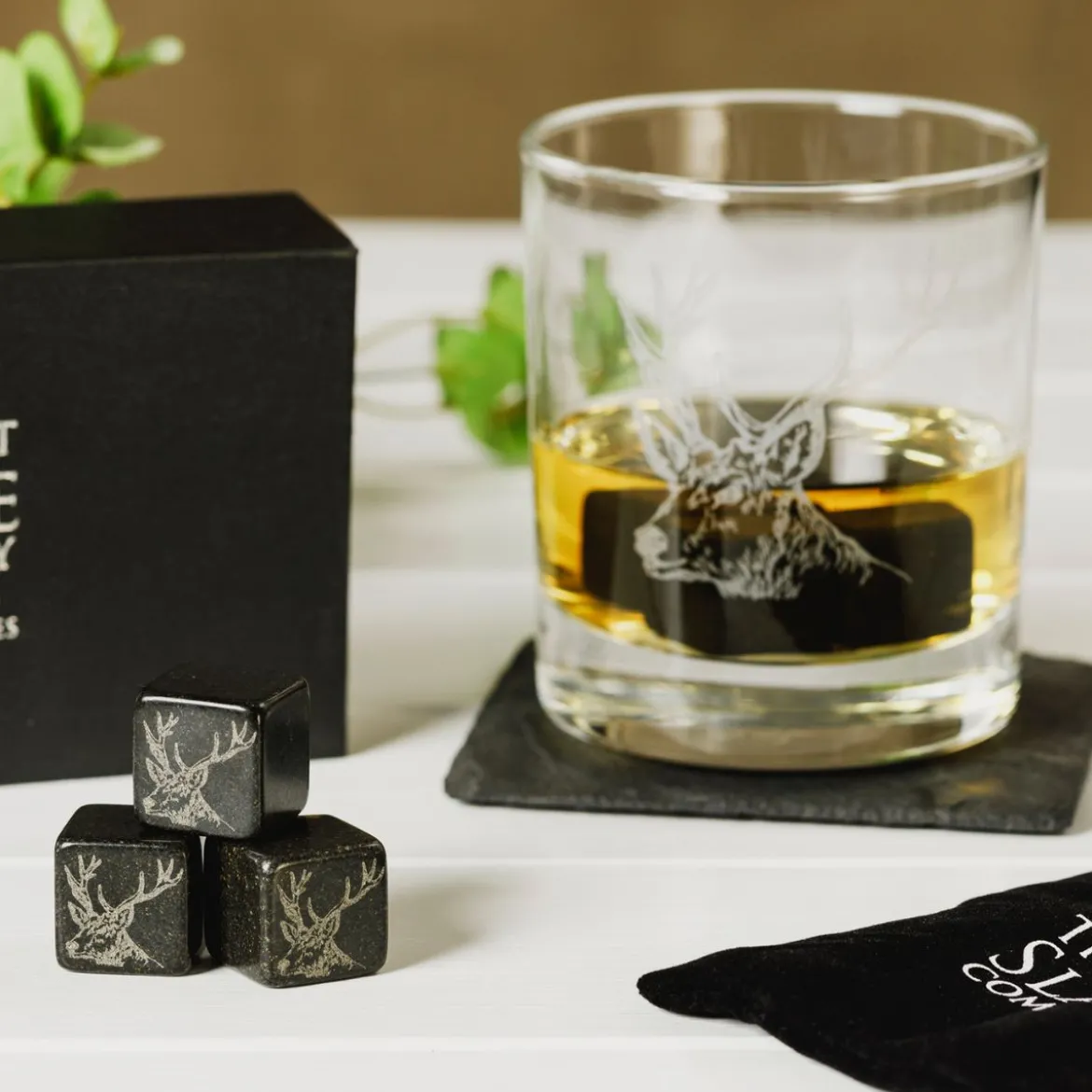 Set de 6 cubitos de piedra con funda Selbrae