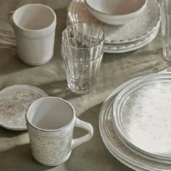 Taza tipo mug Artisan Collection de Laura Ashley
