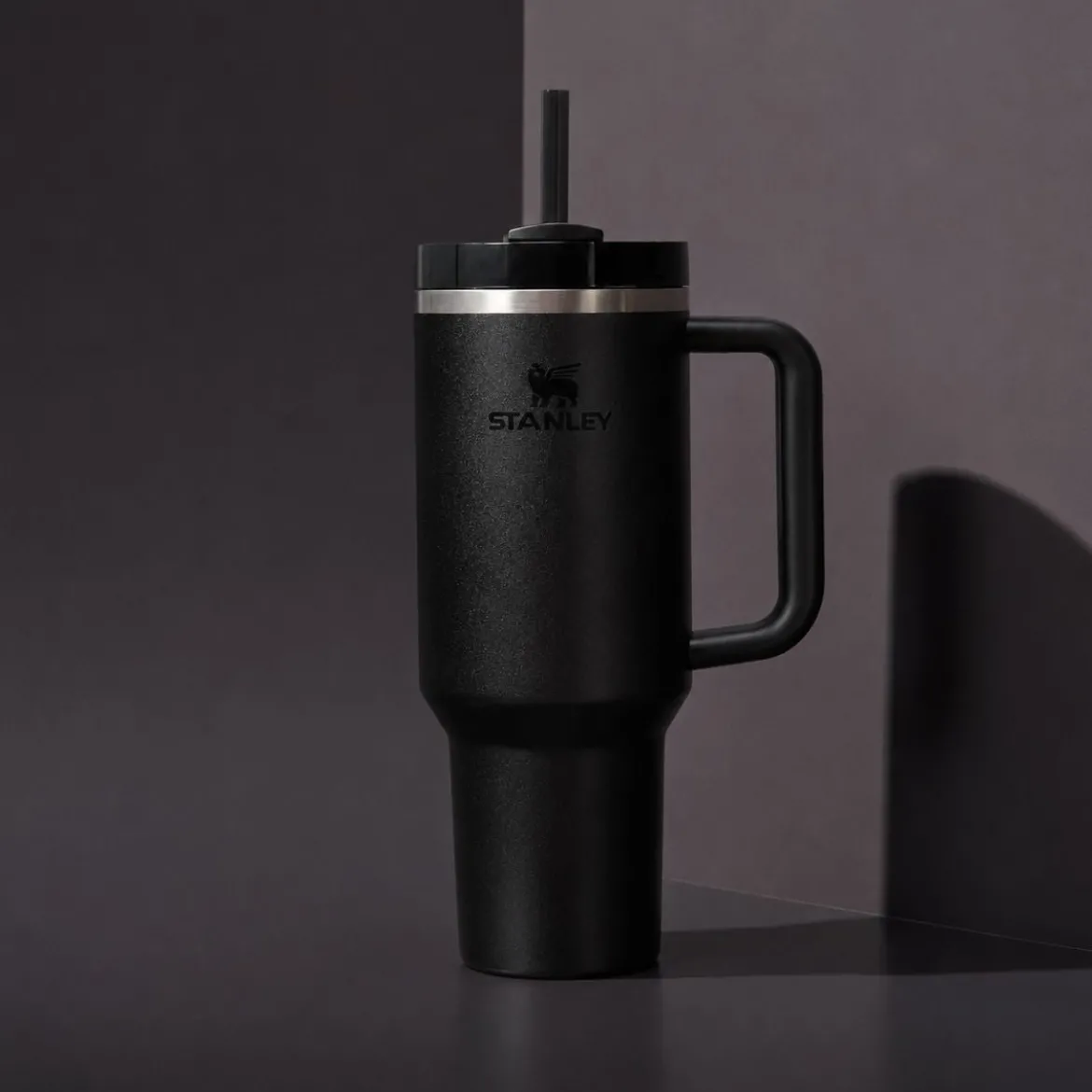 Vaso termo con asa y pajita The Quencher FlowState Stanley