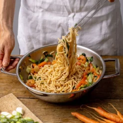 Wok de acero inoxidable 3-Ply con tapa de cristal Castel'Pro Cristel